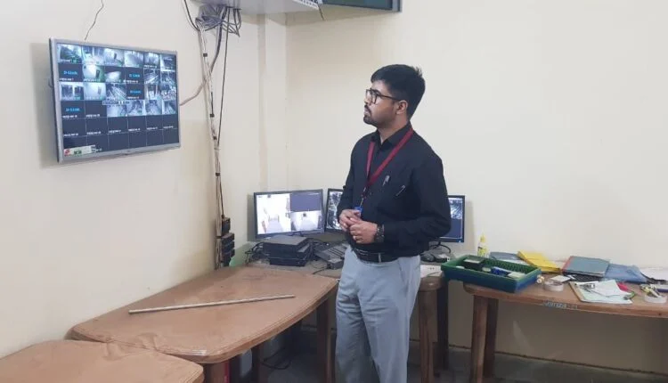 उपयुक्त ने किया ईवीएम वेयरहाउस का निरीक्षण