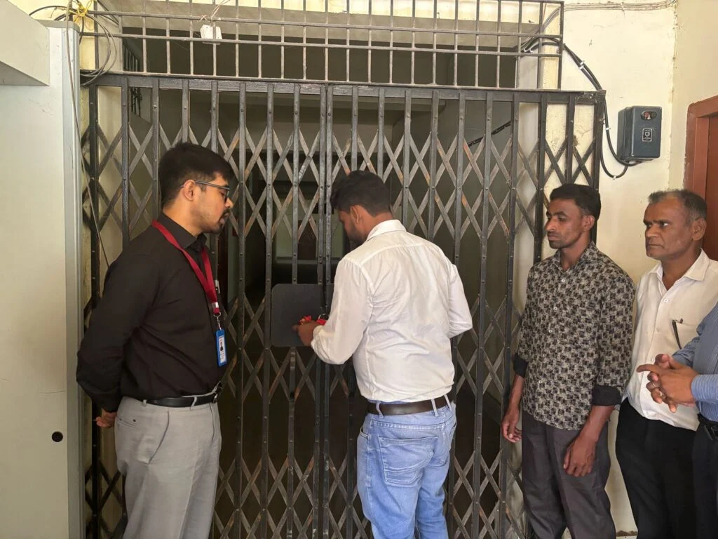 सभी राजनैतिक दलों के प्रतिनिधि थे मौजूद