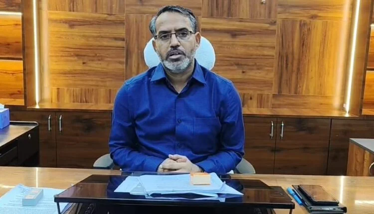 मनरेगा में अनियमितता पर बड़ी कार्रवाई, देवरी बीडीओ, बीपीओ समेत 11 पर 6 लाख का जुर्माना