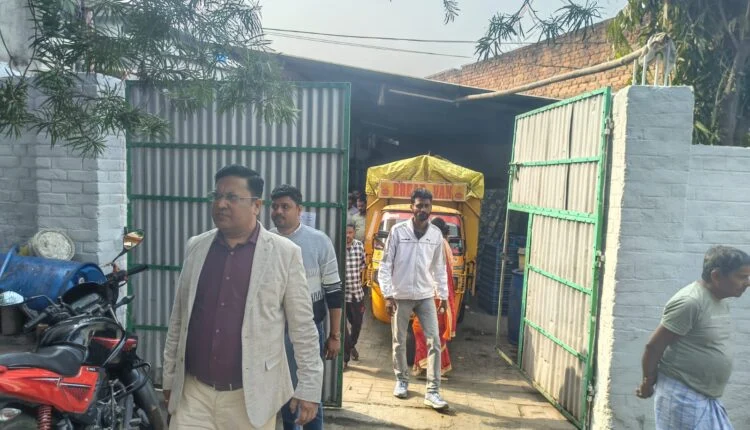 वर्षों से अवैध तरीके से चल रही पचम्बा की मशहूर पूनम बेकरी पर खाद्य विभाग का छापा