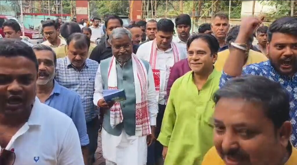 उपचुनाव की आहट के बीच बढ़ी राजनीतिक हलचल