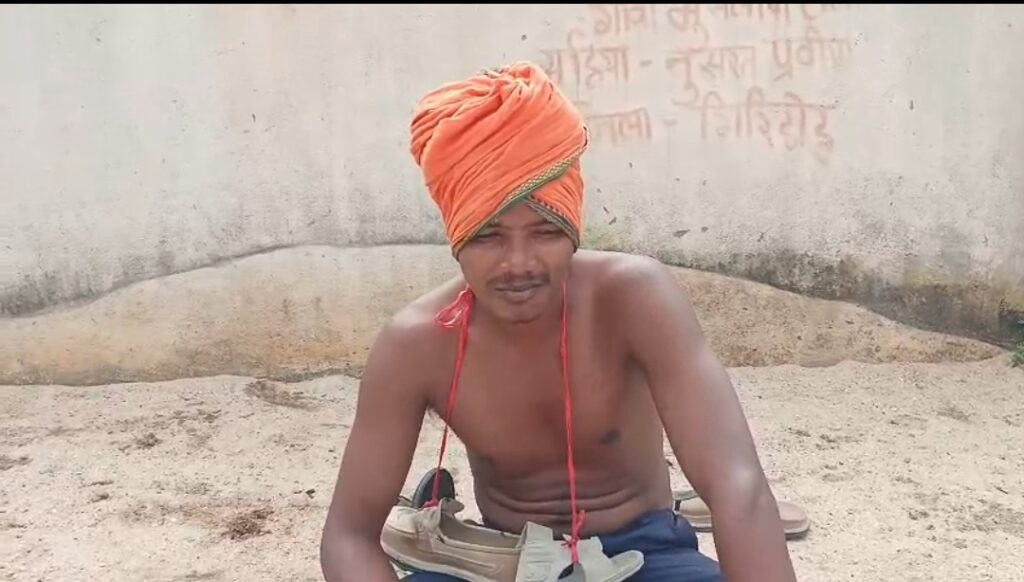 डीसी कार्यालय में भी लगा चुका है गुहार